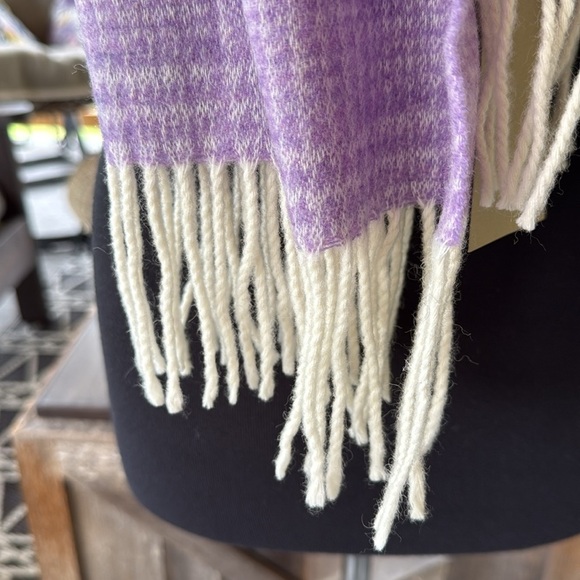 Cristina Chiti | Italian Wool Blend Scarf - Picture 3 of 4